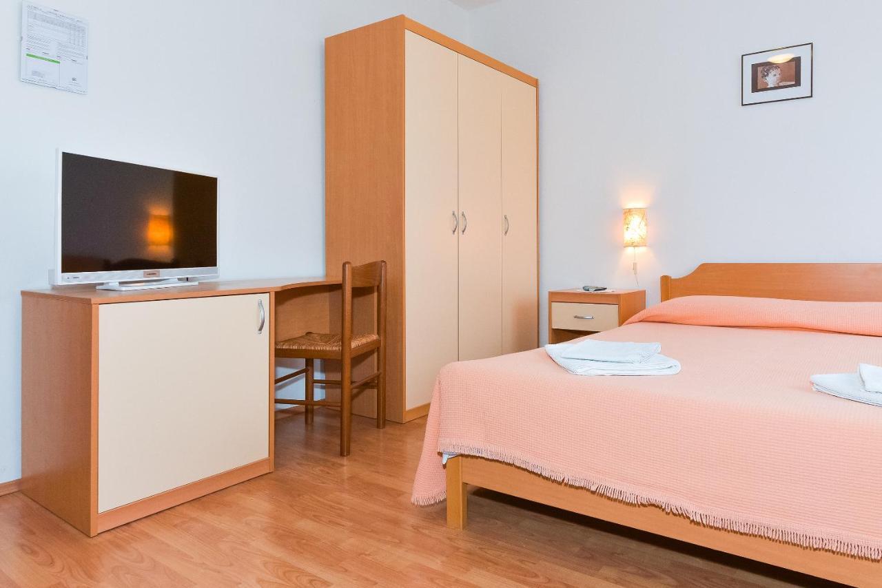 Apartments Adria Biograd Na Moru Phòng bức ảnh